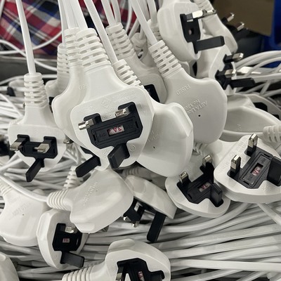 Samochodowy kabel zasilający z czystej miedzi z PVC z wtyczką